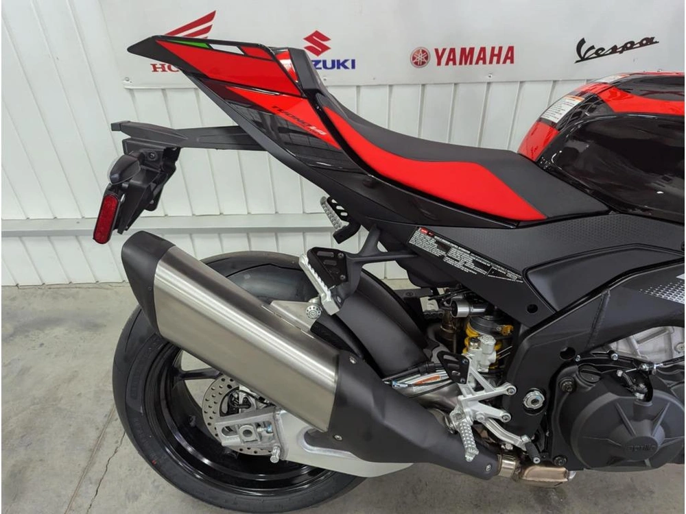 2026 Aprilia Tuono V4 1100 Factory alt