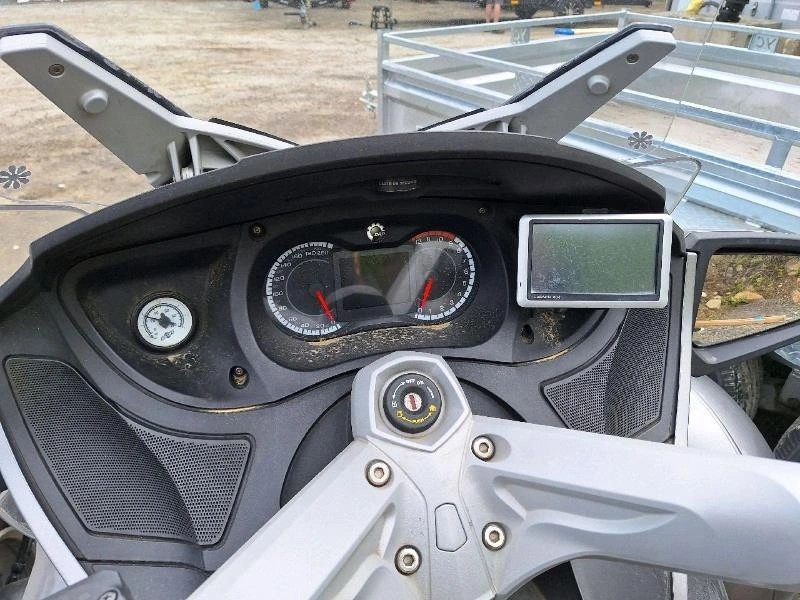 2011 Can-am Spyder Rt alt