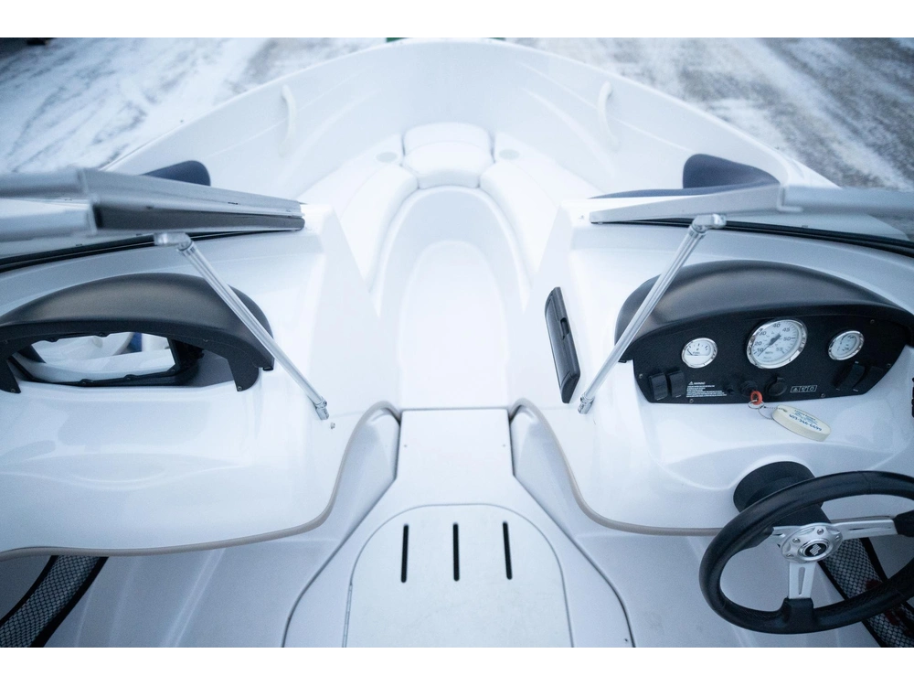 2011 Four Winns 180le alt