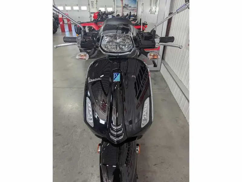 2023 Vespa Sprint 50 thumbnail 5