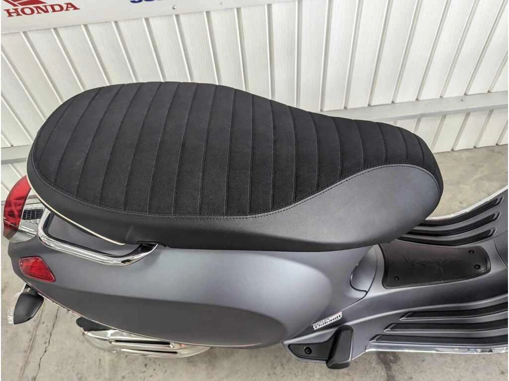 2023 Vespa Sprint 50 alt