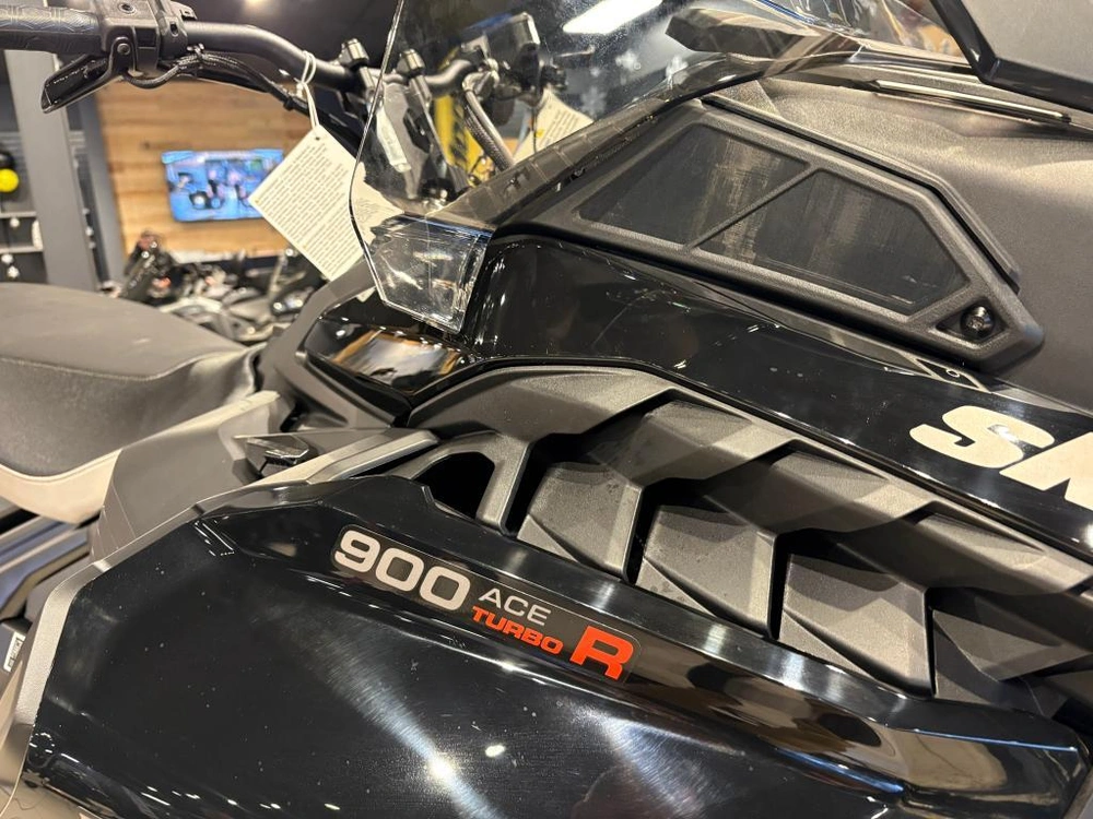 Ski-doo Renegade Adr W/ Enduro Pkg 900 Ace Turbo R Ice Ripper Xt 1.25'' E.s. W/ 10.25'' Touchscreen 2026 alt