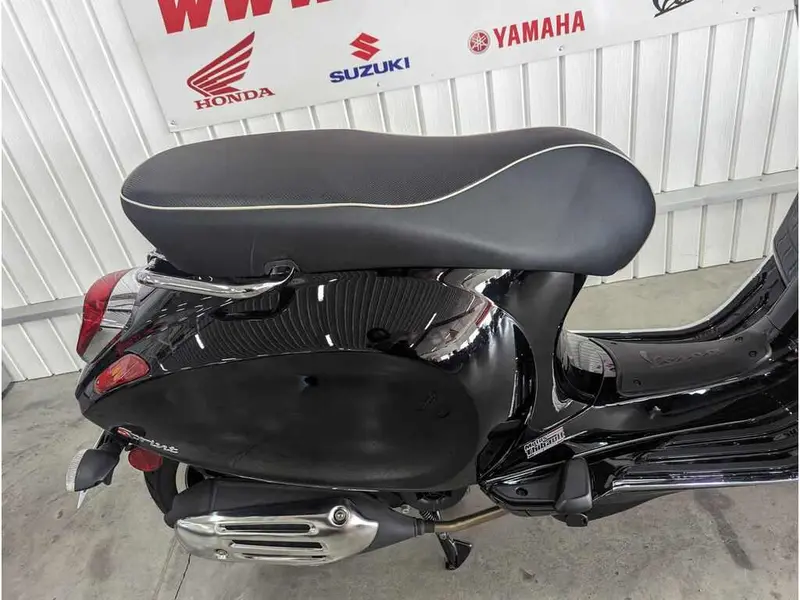 2023 Vespa Sprint 50 thumbnail 6