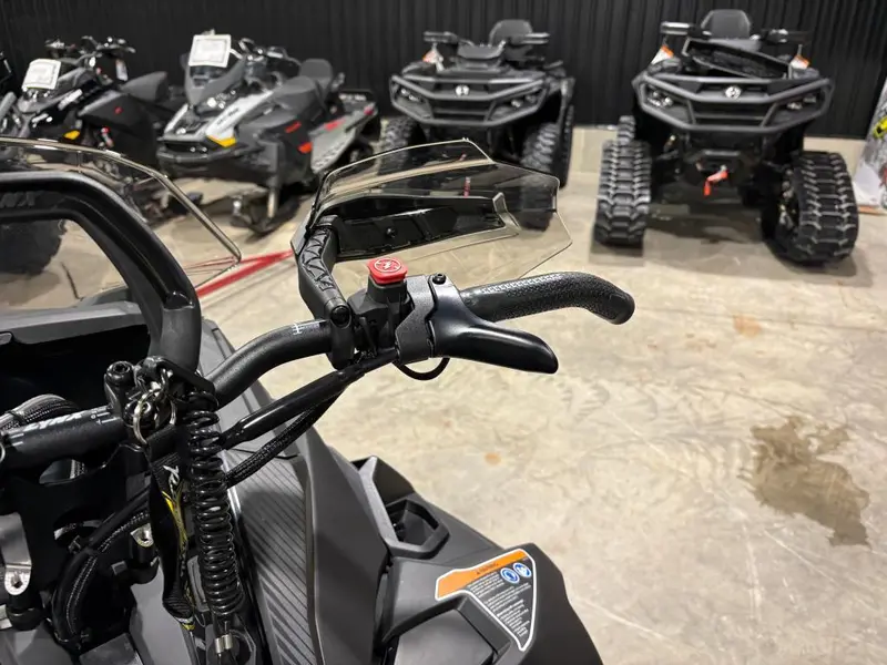 2026 LYNX BRUTAL RE
