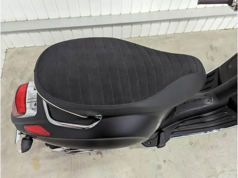 2023 Vespa Sprint 50 thumbnail 11
