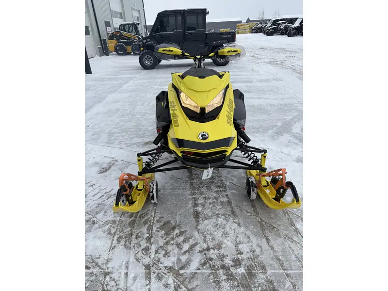 2022 Ski-Doo RENEGADE 850 XRS 137"