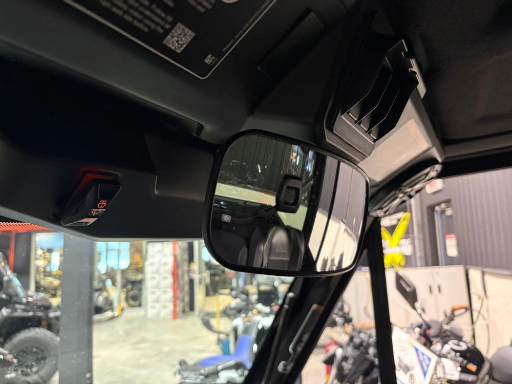 Can-am Defender Limited Cab Hd11 2026 alt