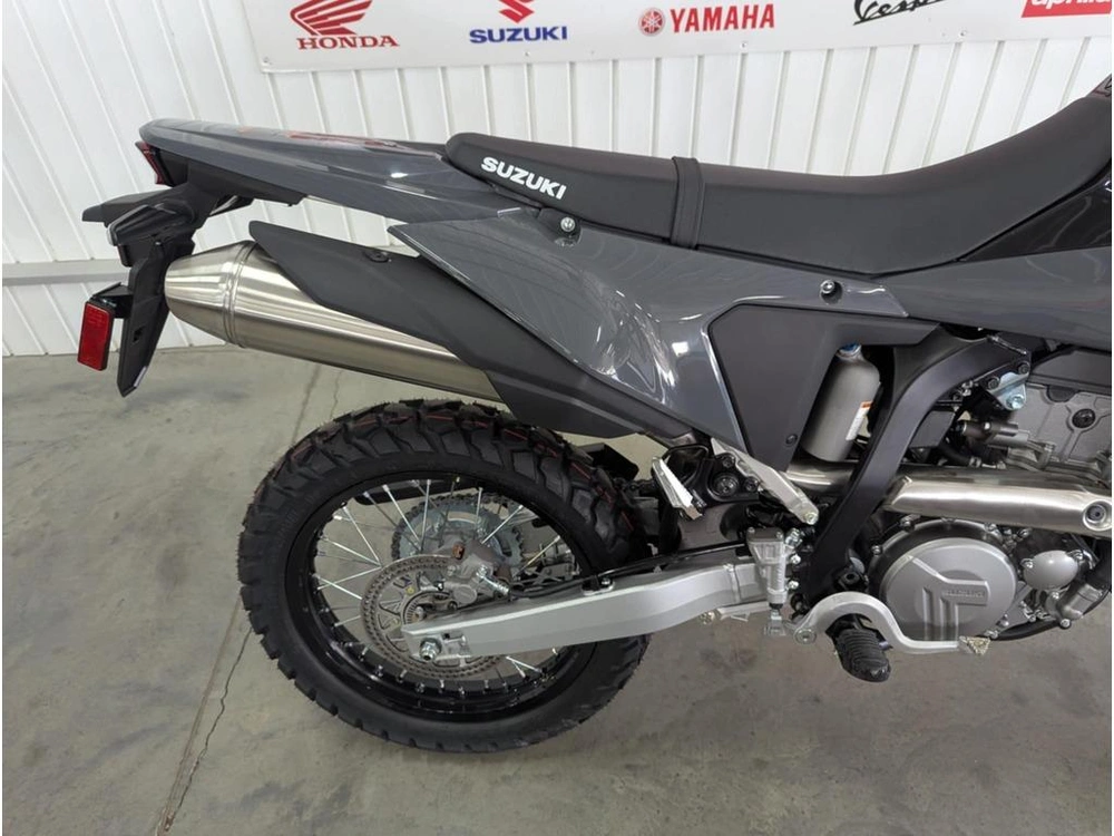 2025 Suzuki Dr-z400 alt