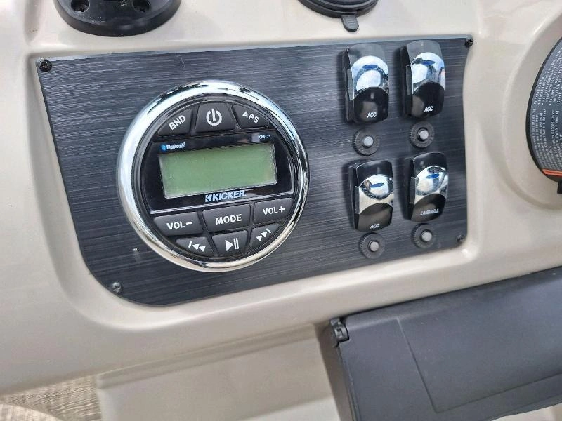 2018 Cypress Cay Seabreeze 212 3 Quilles 115hp alt