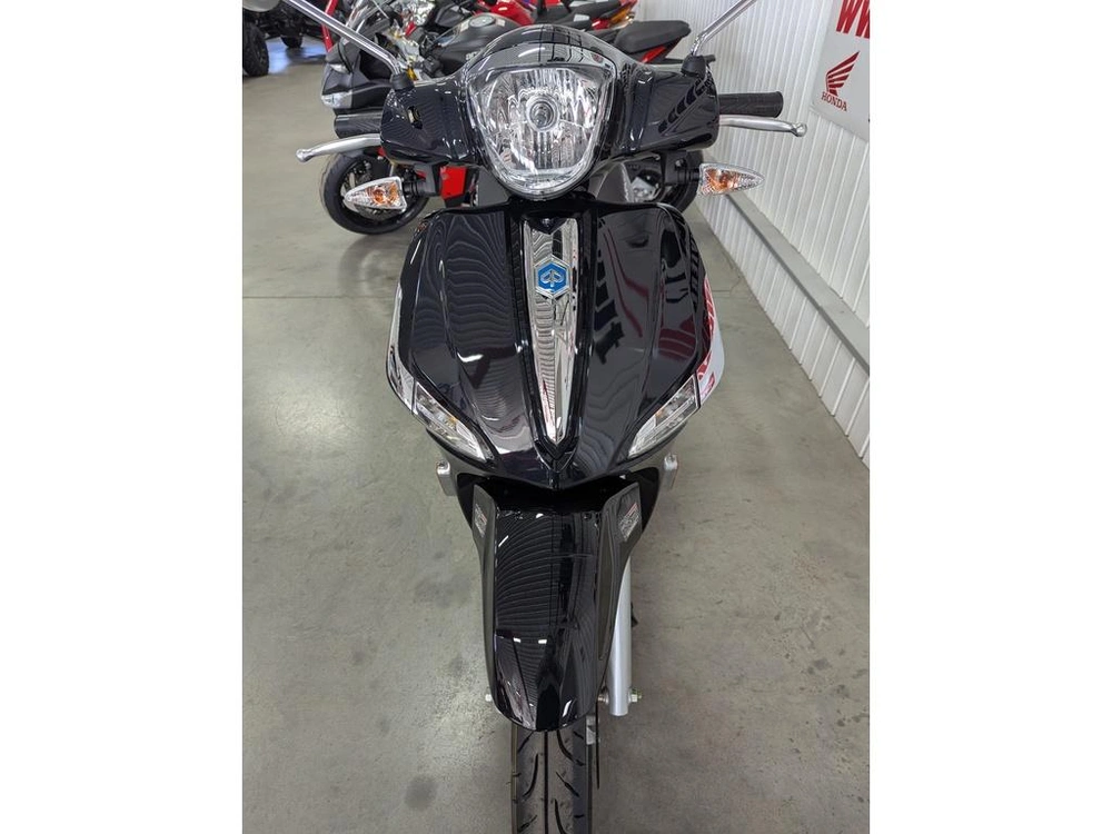 2024 Piaggio Liberty 50 alt