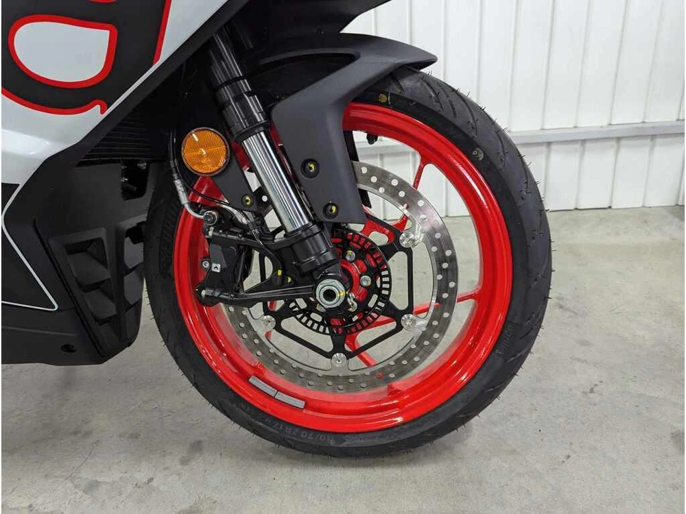 2025 Aprilia Rs 457 alt