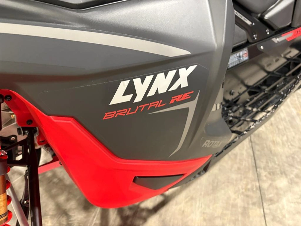 Lynx Brutal Re 15'' 900 Ace Turbo R Powdermax 2.5'' E.s. W/ 10.25'' Touchscreen 2026 alt