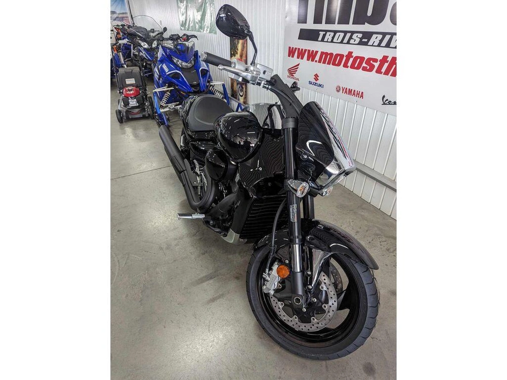 2024 Suzuki Boulevard M109r alt