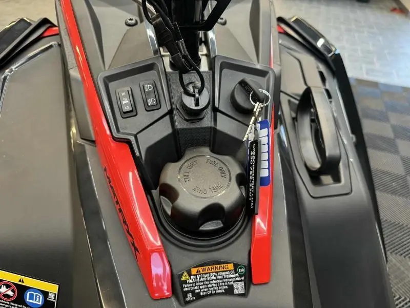 2025 Polaris 850 RMK KHAOS 165