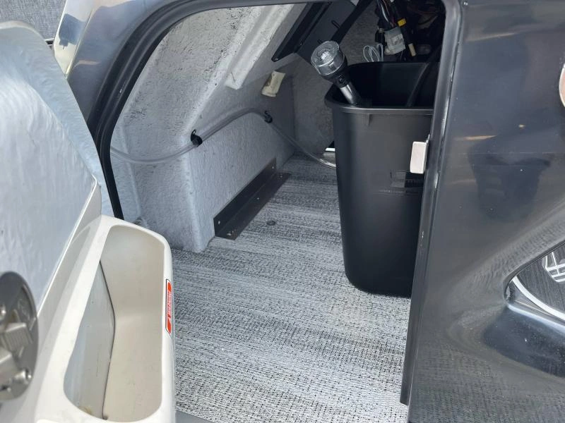 Bennington Marine M24 L-bench Arche 3t Sps+ 2025 alt