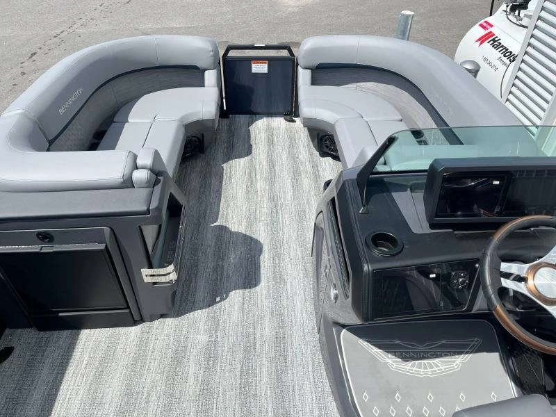 Bennington Marine M22 Swingback 3t 2025 alt