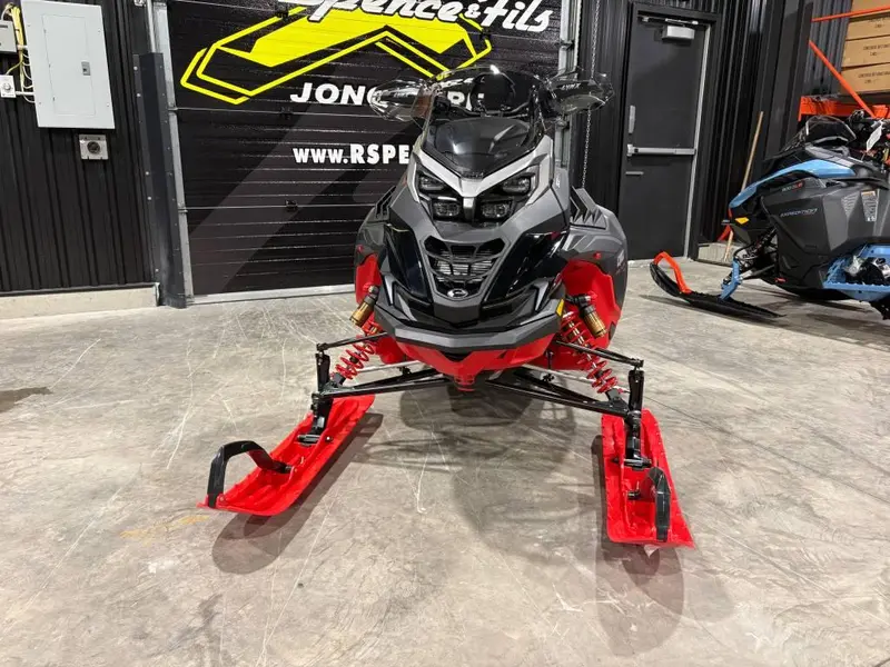 2026 LYNX BRUTAL RE