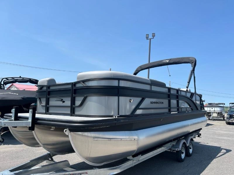 Bennington Marine S23 Swingback 3t Xpress 2025 alt