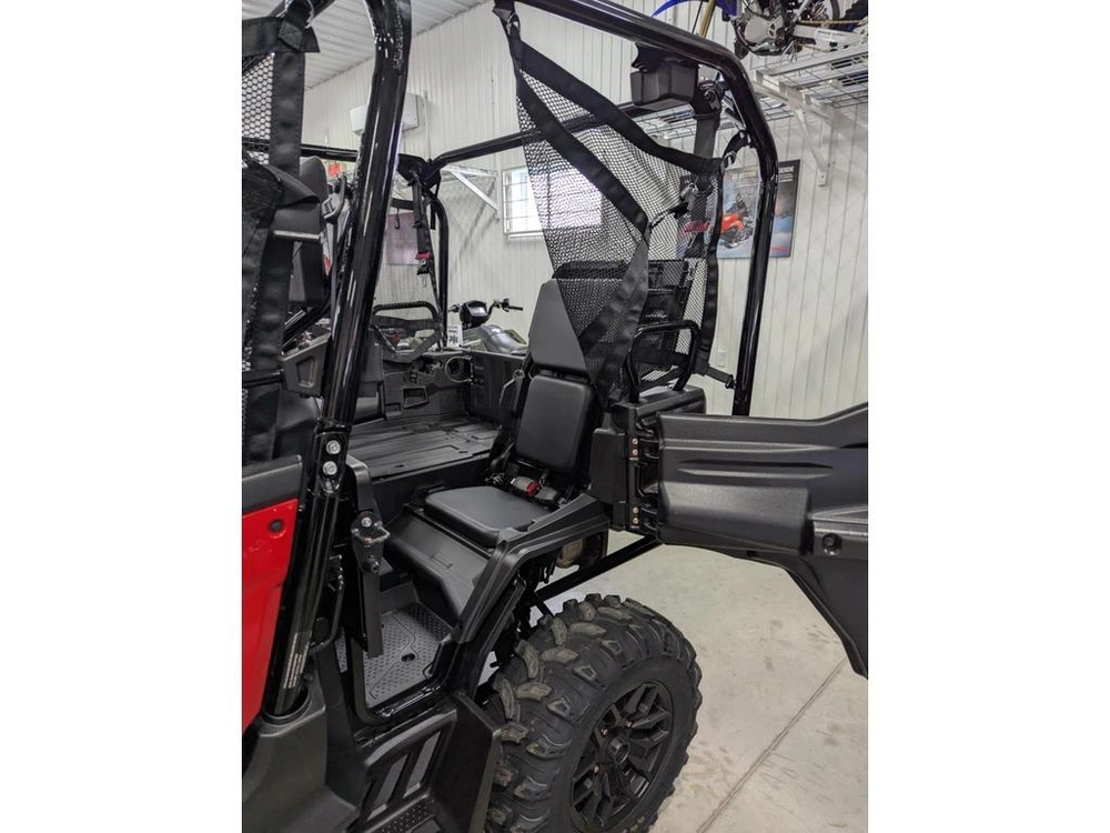 2025 Honda Pioneer 1000-5p Deluxe alt