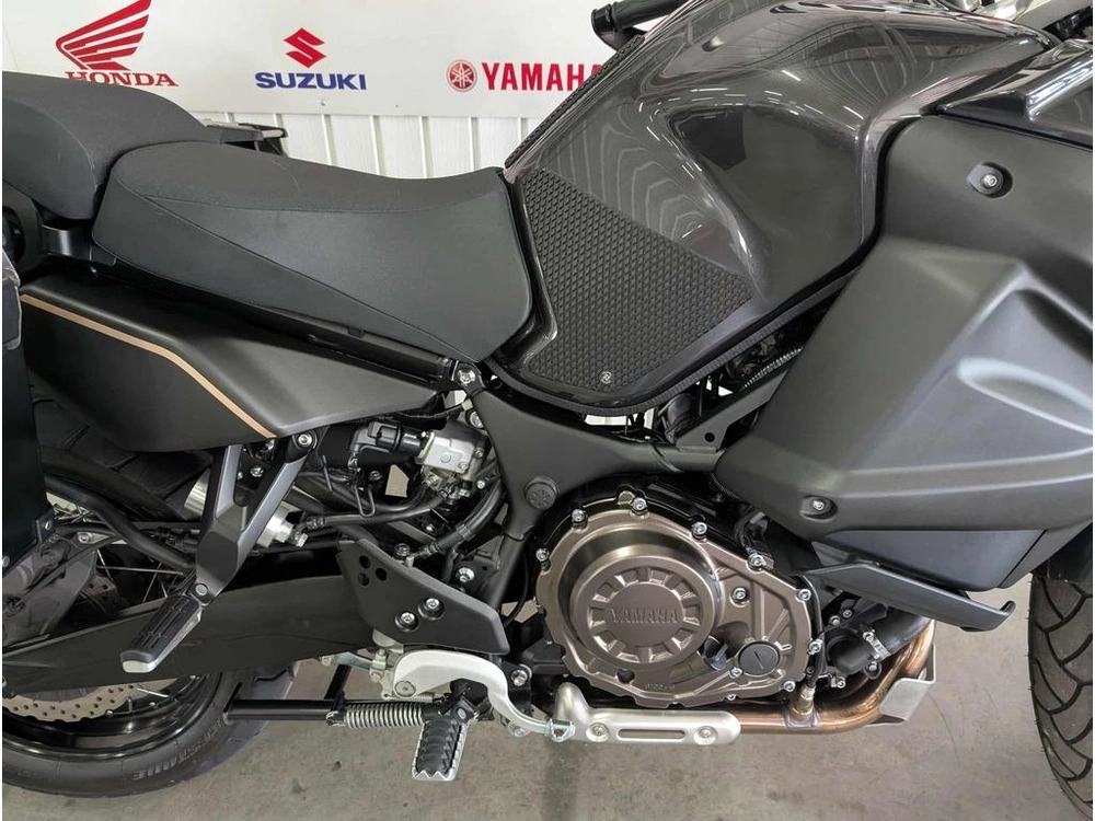 2023 Yamaha Super Tenere alt