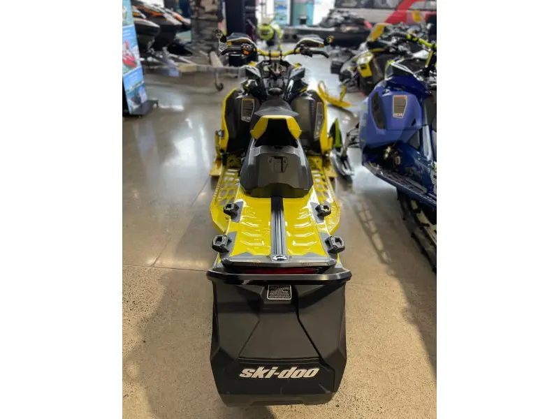 2021 Ski-Doo Renegade XR-S 850
