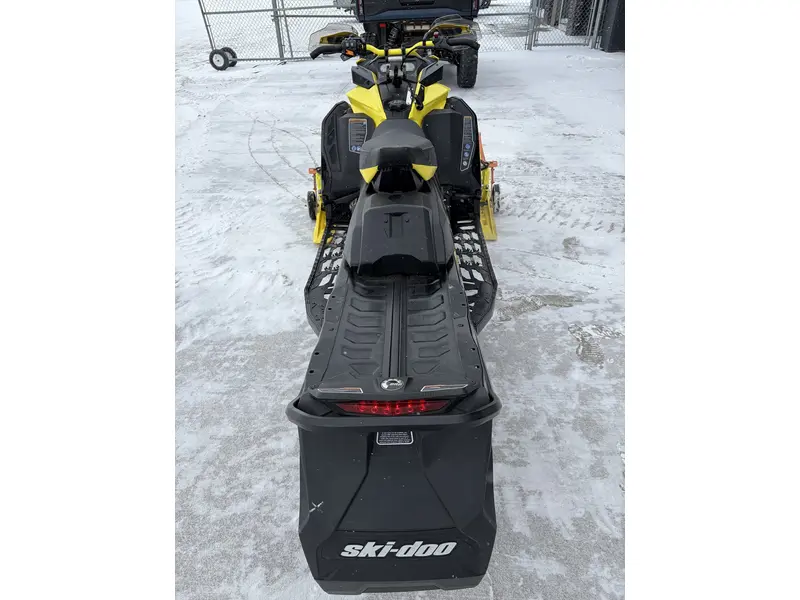 2022 Ski-Doo RENEGADE 850 XRS 137"