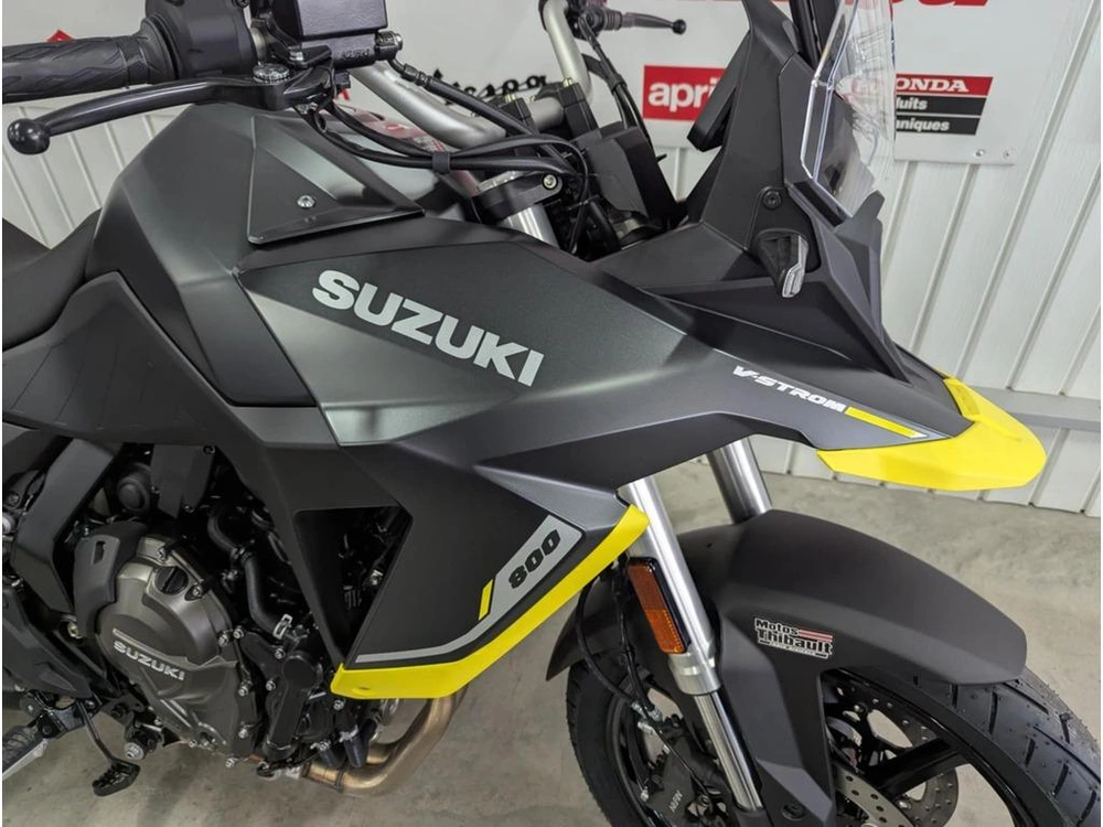 2025 Suzuki V-strom 800 alt