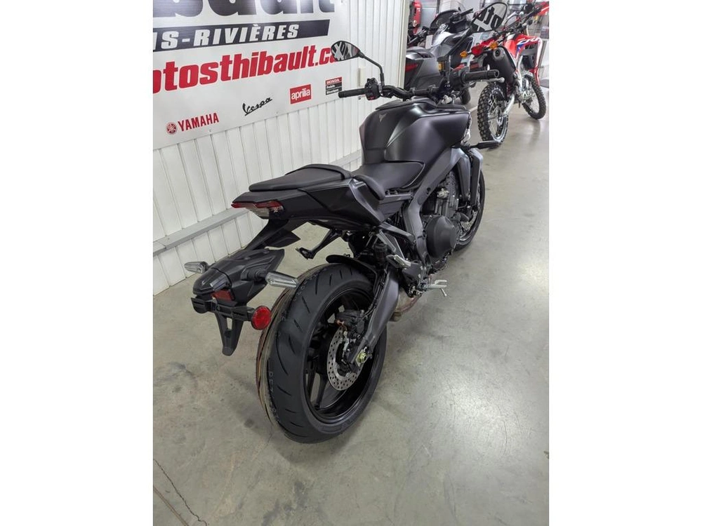 2025 Yamaha Mt-09 alt
