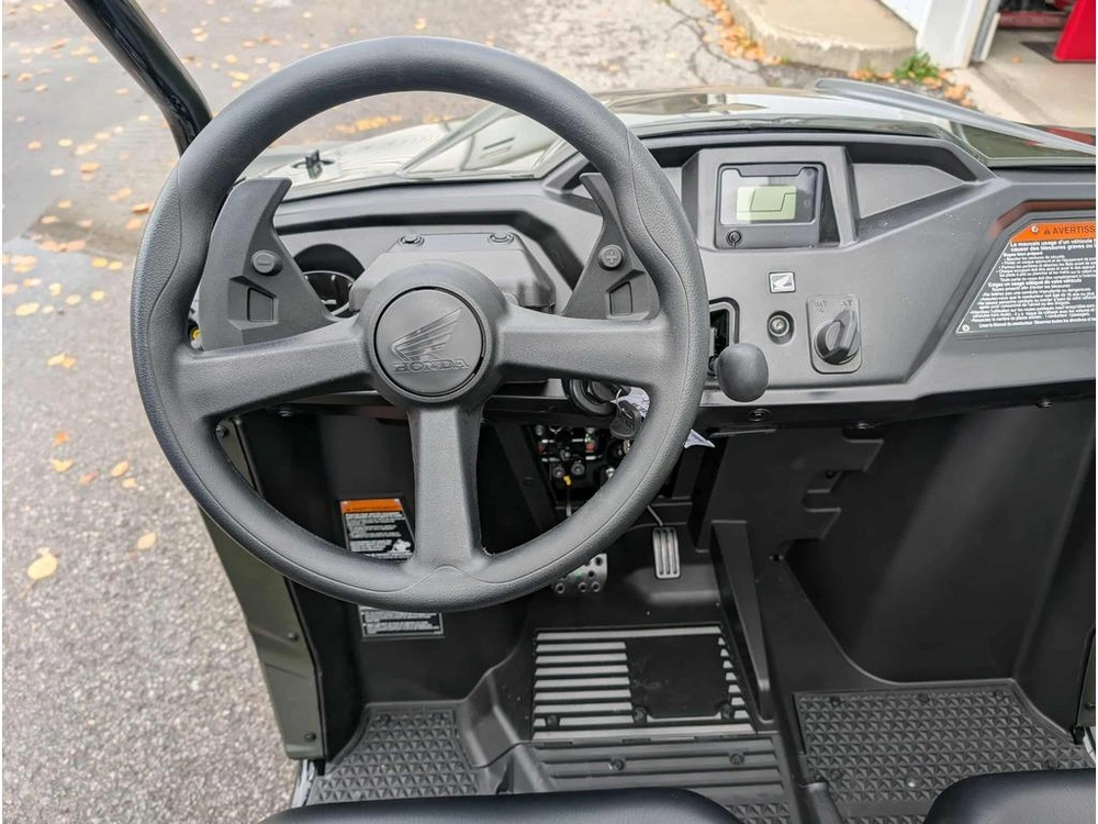 2026 Honda Pioneer 520 alt