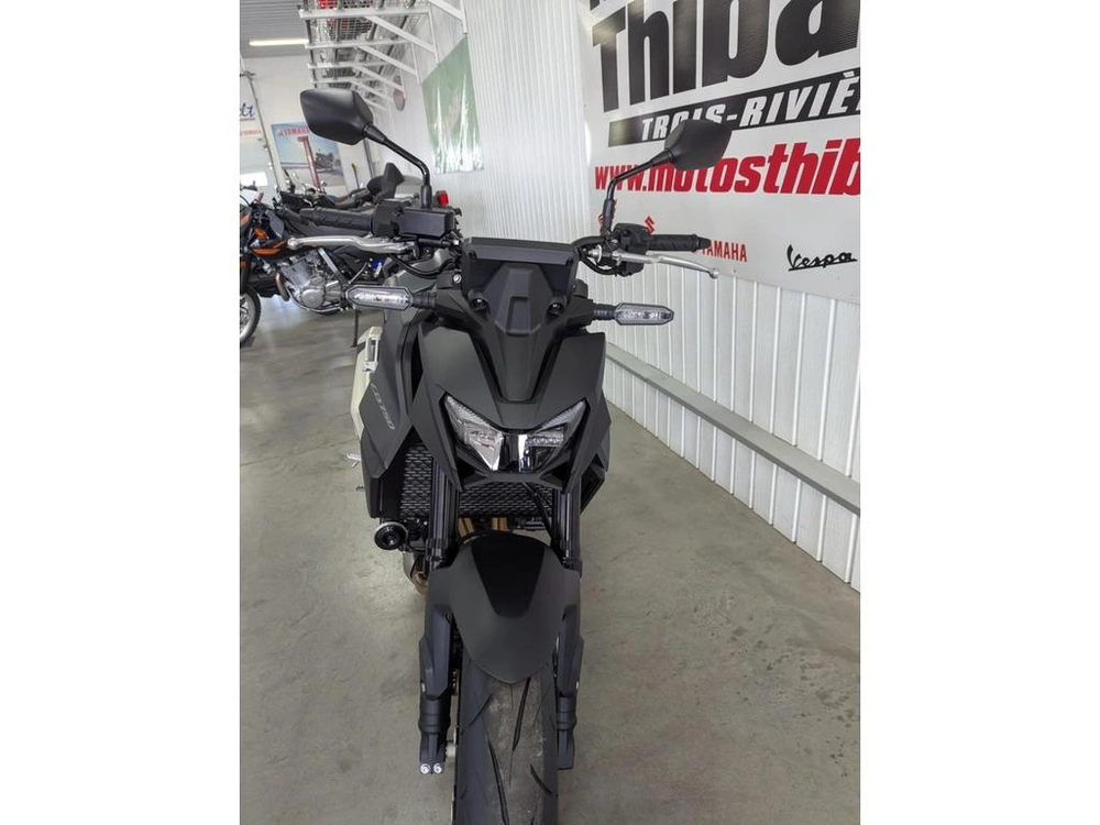 2025 Honda Cb750 alt