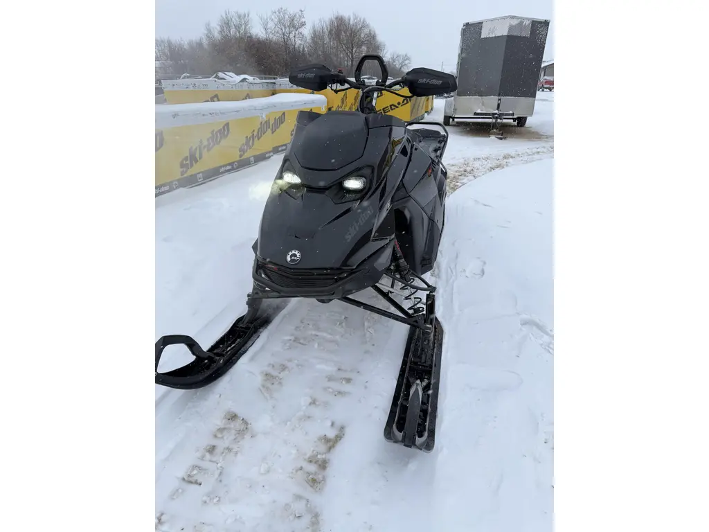 2023 Ski-Doo Summit Expert 850 154" Shot start