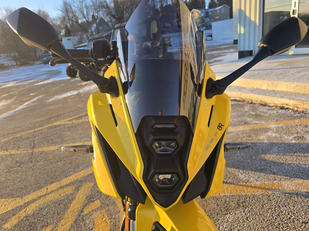 2025 Suzuki Gsx-8r alt