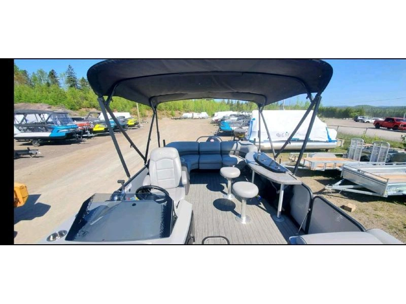 2021 Manitou Oasis 23 Avec Mercury 150 alt