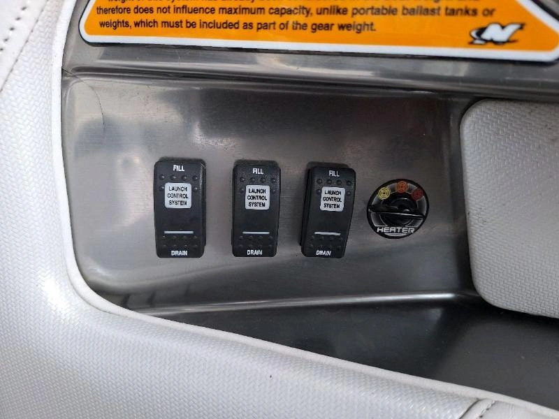 Correct Craft Super Air Nautique Team 210 2011 alt