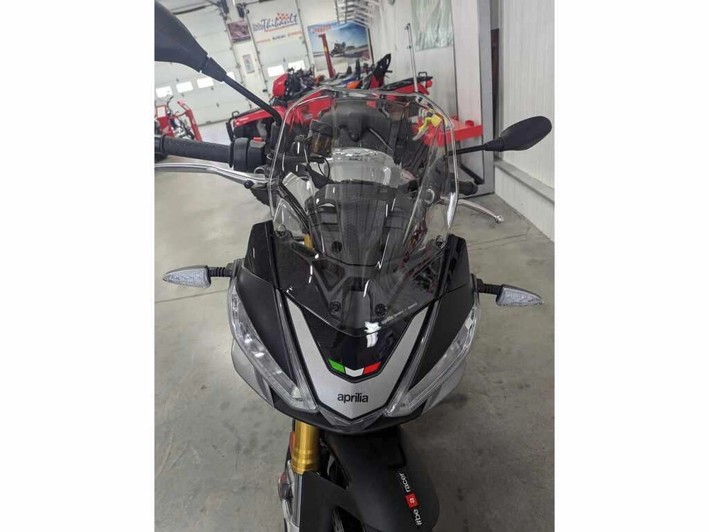 Aprilia Tuono V4 1100 2022 alt