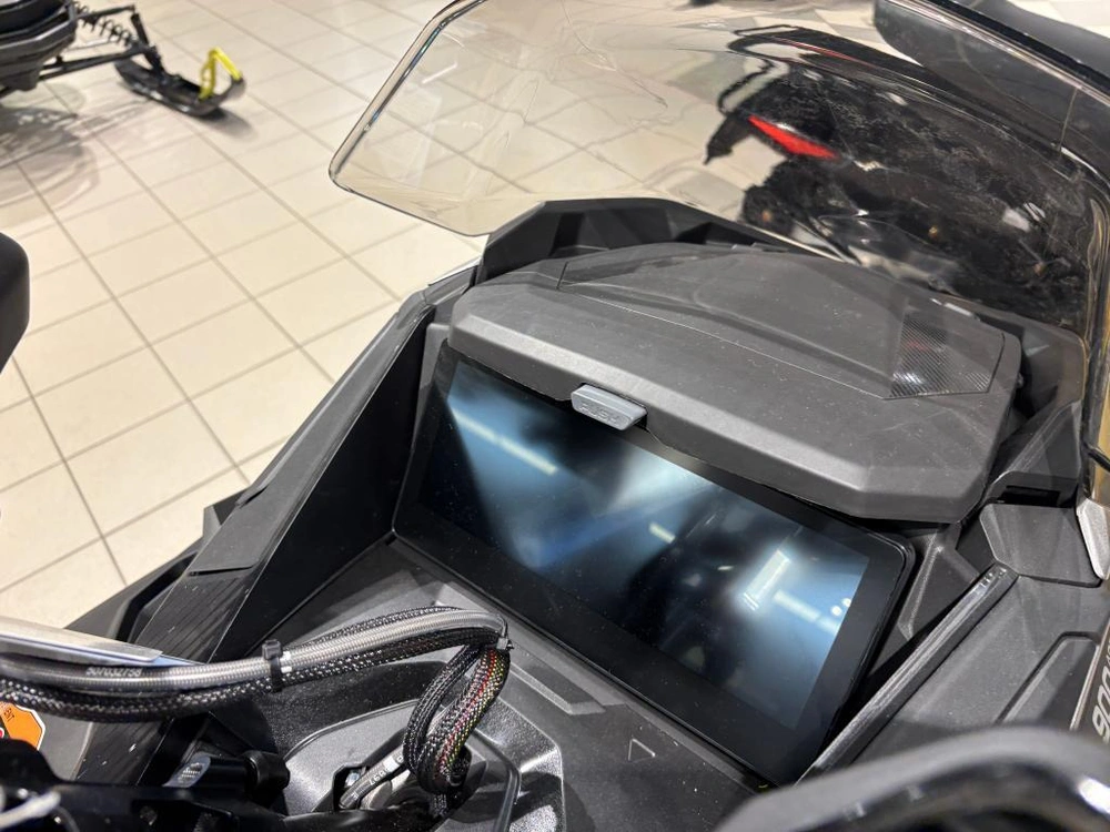 Lynx Brutal Re 15'' 900 Ace Turbo R Powdermax 2.5'' E.s. W/ 10.25'' Touchscreen 2026 alt