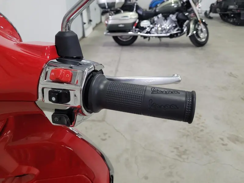 2023 Vespa Primavera 50 thumbnail 8