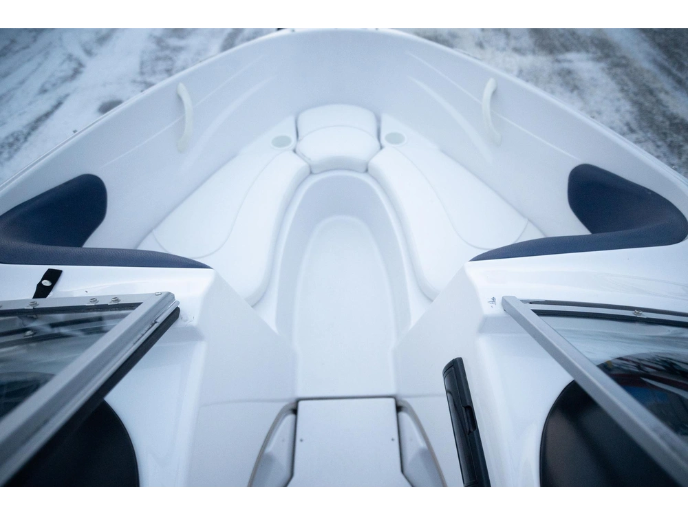 2011 Four Winns 180le alt