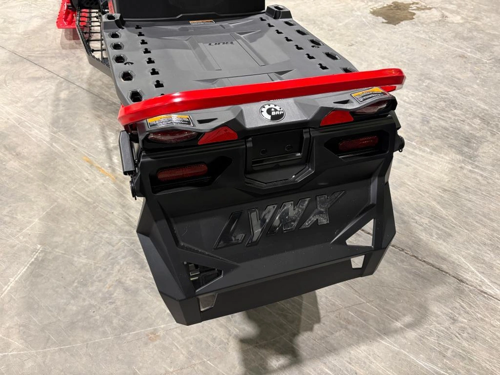 Lynx Brutal Re 15'' 900 Ace Turbo R Powdermax 2.5'' E.s. W/ 10.25'' Touchscreen 2026 alt