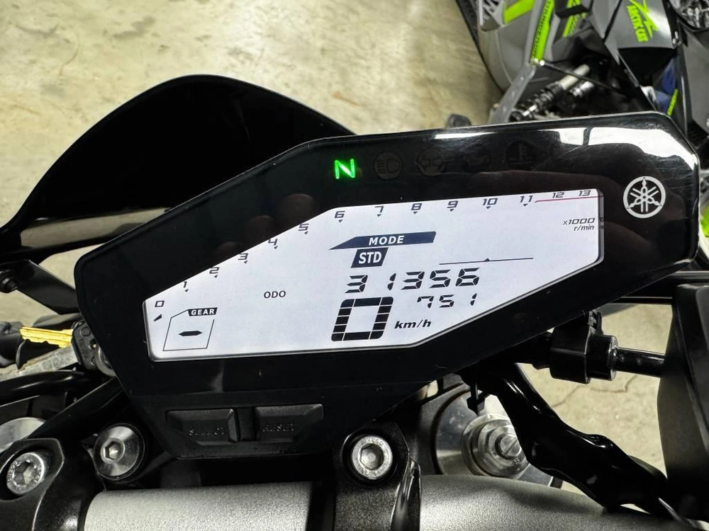 Yamaha Fz09 2015 alt