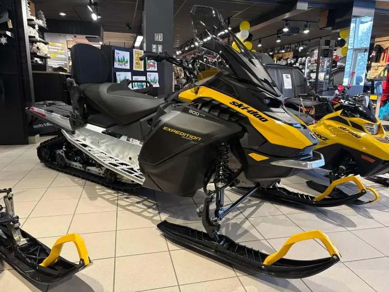 2026 Ski-Doo EXPEDITION SPORT 900 ACE Charger 1.5'' E.S.