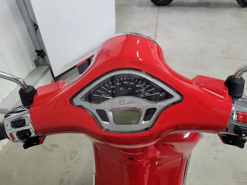 2023 Vespa Primavera 50 thumbnail 9