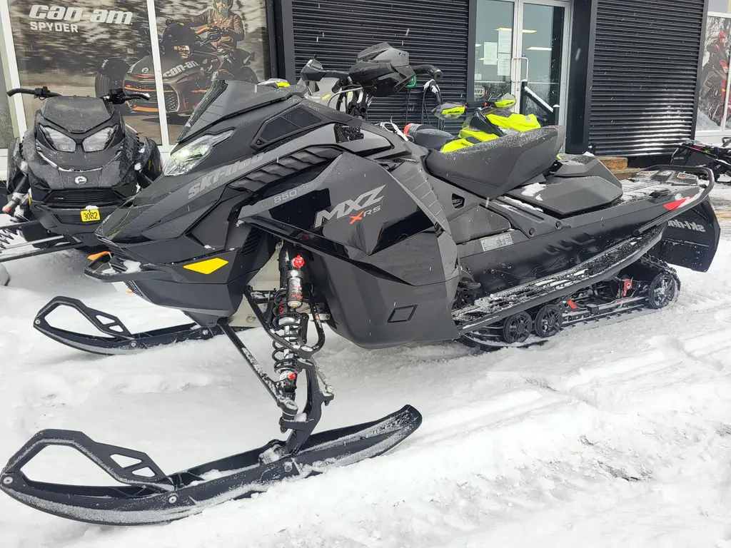 2023 BRP MXZ X RS 850cc E-TEC 