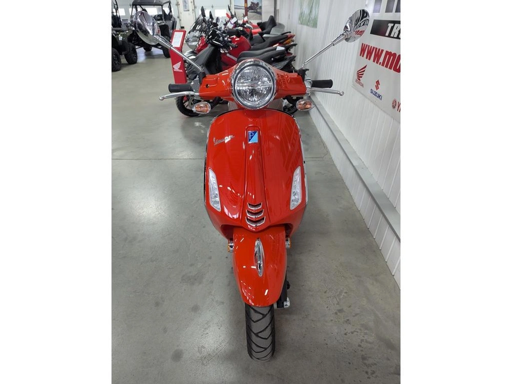 2022 Vespa Primavera 50 alt