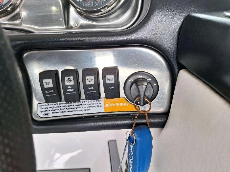 Correct Craft Super Air Nautique Team 210 2011 alt