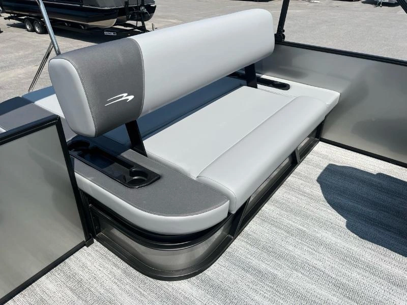 Bennington Marine S23 Swingback 3t Xpress 2025 alt