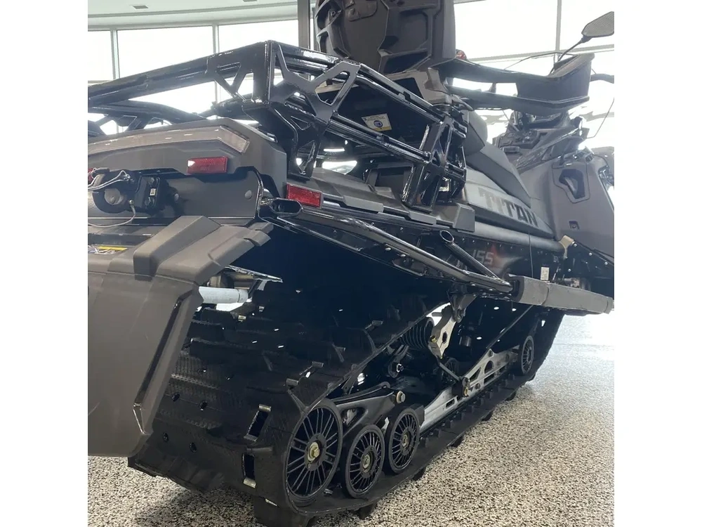 2025 Polaris 650 Titan Adventure 155 1.5 Es alt