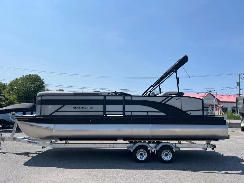 Bennington Marine S23 Swingback 3t Xpress 2025 alt