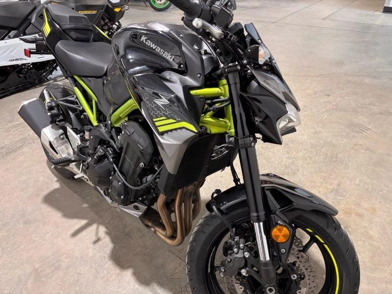2020 Kawasaki Zr900 alt