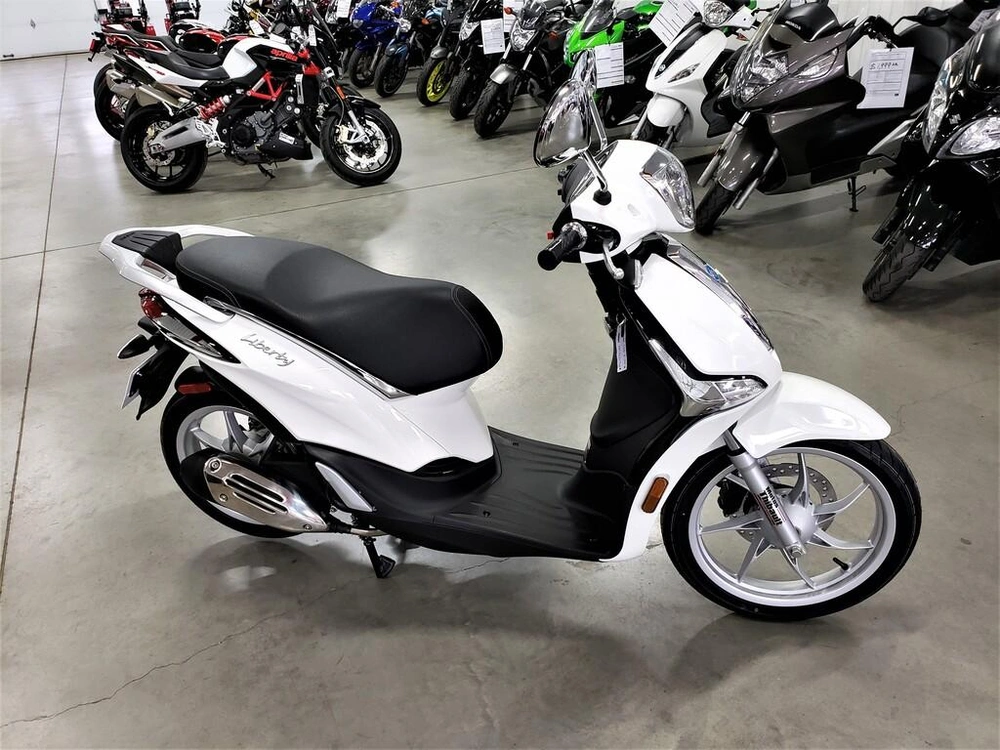 2023 Piaggio Liberty 50 alt